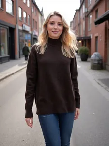 Damen Rollkragenpullover in Dunkelbraun, lockere Passform, Strickware in Straßenoptik