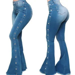 Dames flared jeans met hoge taille en stretch, decoratieve zijknoppen en een rafelige onderkant