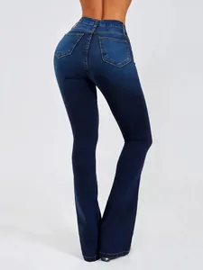 Vue arrière d'un jean évasé bleu foncé à taille haute et coupe ajustée pour femmes