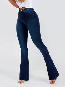 Vue détaillée du jean évasé taille haute ajusté en denim stretch bleu foncé intense