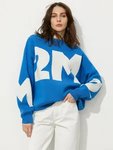 Damen Strickpullover in Blau mit weißem Buchstabendruck und Rundhalsausschnitt