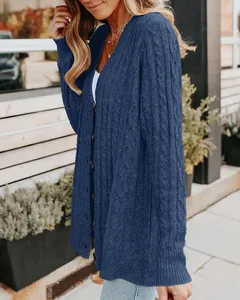 Cardigan bleu en maille torsadée à boutons, gilet mi-long à manches longues femme.