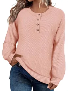 Pull en maille gaufrée rose pour femme avec manches longues et boutons élégants