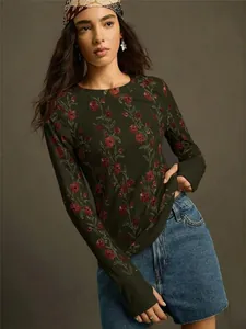Vintage dark green floral print long sleeve knit t-shirt with slim fit design and crew neck.