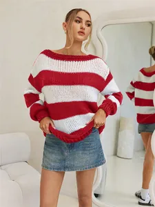 Maglione in maglia a righe rosse e bianche, vestibilità ampia e spalle scese, stile casual