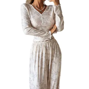 Elegante set pigiama floreale a costine con top a maniche lunghe e pantaloni da relax