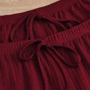Ensemble de pyjama 3 pièces côtelé bordeaux avec détail de cordon à la taille