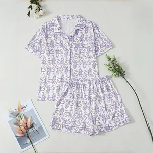 Bequemes zweiteiliges lila Damen-Pyjama-Set mit Cartoon-Affen-Print und kurzer Hose
