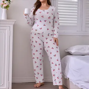 Ensemble de pyjama blanc pour femme avec imprimé cerise rouge et bordure dentelle