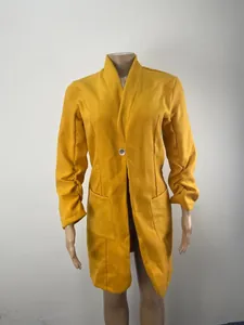 Senfgelber mittellanger Damen-Blazer mit modischen gerafften 3/4-Ärmeln und Tasche