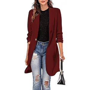 Eleganter burgunderroter Damen Blazer in mittlerer Länge mit 3/4-Ärmeln und Knopf.