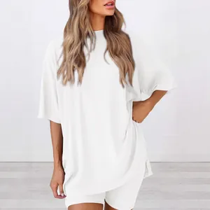 Conjunto informal de 2 piezas blanco con camiseta extragrande y pantalones cortos para mujer