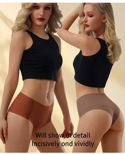 Nahtlose Eisseide-Slips für Damen in Vorder- und Rückansicht mit bequemer Passform.