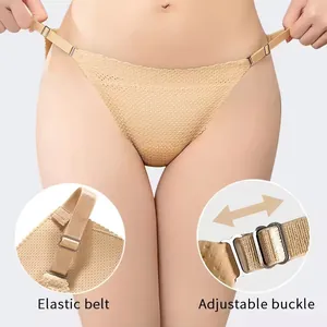 Vue détaillée du string rembourré sans couture avec boucle réglable et ceinture élastique.