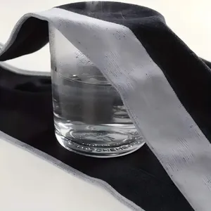 Breathable seamless low-waist briefs for women with cotton crotch in black and grey contrast