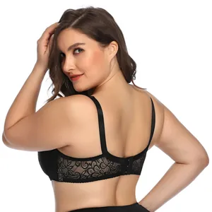 Detaillierte Rückenansicht eines schwarzen Plus-Size-BHs mit Spitzenverzierung