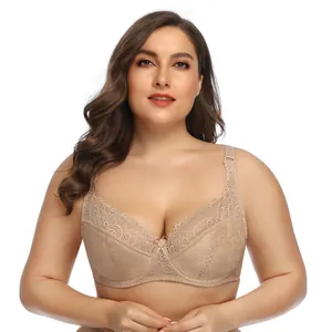 Vorderansicht eines atmungsaktiven Plus-Size-Spitzen-BHs in Nude mit Push-up-Design.