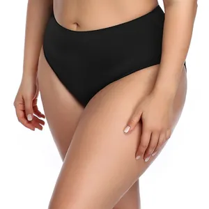 Detailansicht der nahtlosen schwarzen Plus-Size-Damenunterwäsche mit hoher Taille