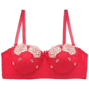 Soutien-gorge push-up rouge style français avec broderie florale rose blanche et dentelle