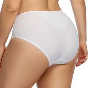 Detailansicht der nahtlosen weißen Plus-Size-Damenunterwäsche mit hoher Taille, weiß