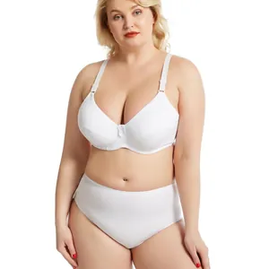 Vista frontal de un cómodo conjunto de lencería blanca de talla grande y talle alto