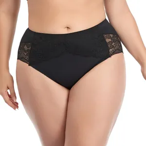 Detaillierte Ansicht der schwarzen Spitzenunterwäsche mit hoher Taille in Übergröße