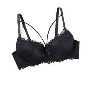 Soutien-gorge push-up en dentelle noire sexy pour femmes avec design élégant à bretelles croisées