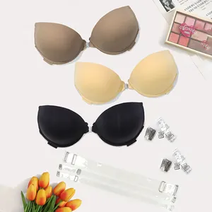 Detalle de sujetadores push-up sin tirantes con hebilla frontal y tirantes transparentes