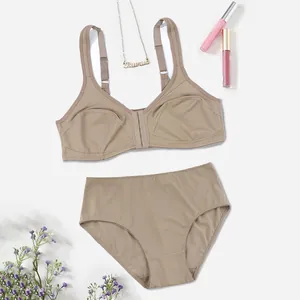 Large size seamless bra and panty set with front closure and wireless design