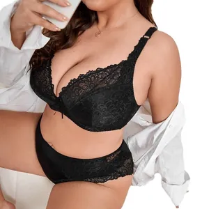 Elegantes schwarzes Spitzen-Dessous-Set in Übergröße mit BH und passendem Slip für Damen