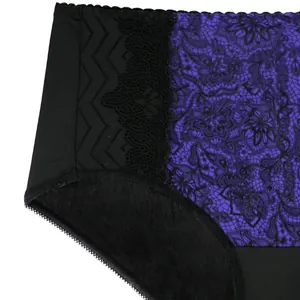 Detailaufnahme der sexy lila und schwarzen Damen-Spitzenunterwäsche mit Blumenmuster