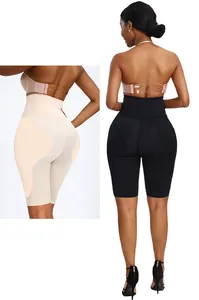 Rückansicht dieser Miederhose mit hoher Taille und Polstern für Bauch und Po.