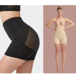 Viste frontale e laterale di pantaloncini contenitivi a vita alta con bordi in pizzo