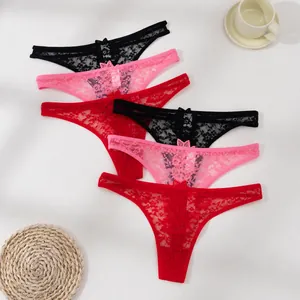 Set di sei sexy perizomi in pizzo floreale a vita bassa nei colori nero, rosa e rosso