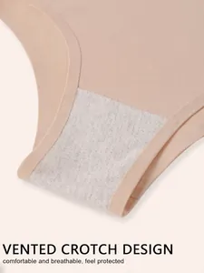 Vue détaillée de l'entrejambe en coton respirant sur culotte en soie glacée sans couture