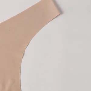 High-quality seamless ice silk thong with bare edge design for yoga and fitness