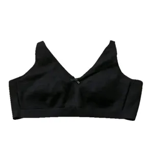 Comfortabele plus size beugelloze bh met volledige dekking in zwarte zachte ademende stof