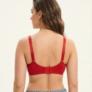 Sujetador rojo de copa completa sin aros con tirantes anchos para soporte de talla grande