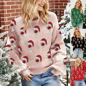 Vista detallada de jerseys navideños festivos disponibles en varios colores y diseños.