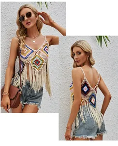 Détail avant et arrière d'un haut au crochet boho avec motifs géométriques colorés