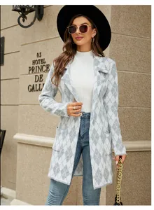 Cardigan long en maille d'automne hiver avec motif à losanges et col tailleur chic