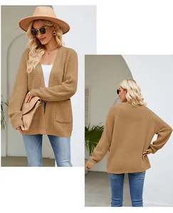 Vollansicht der übergroßen Damen-Strickjacke in Camel mit Waffelstrick und offener Front