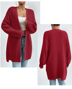 Cardigan lungo in maglia bordeaux ampio mostrato in vista frontale e posteriore moda.