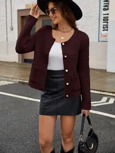 Elegante bordeauxrode gebreide cardigan met parelknoppen voor de herfstmode voor dames