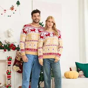 Pull de Noël en tricot assorti pour la famille avec motifs flocons et rennes festifs