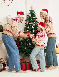 Pulls de Noël assortis pour la famille avec motifs de rennes et de flocons de neige