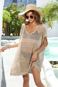 Detalles del vestido playero de ganchillo calado en color beige con escote en V suelto