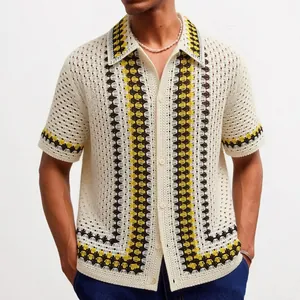 Polo de punto de ganchillo para hombre estilo étnico calado para vacaciones.