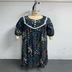 Plus size floral print maxi dress featuring retro lantern sleeves and delicate lace trim.