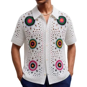 Polo blanco de punto de ganchillo para hombre con diseños florales jacquard coloridos